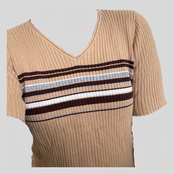 Retro Style Top - Picture 3 of 4